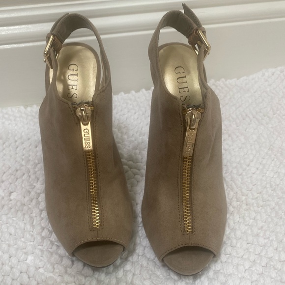 Guess Suede Peel Toe heels with zipper. - Picture 2 of 6